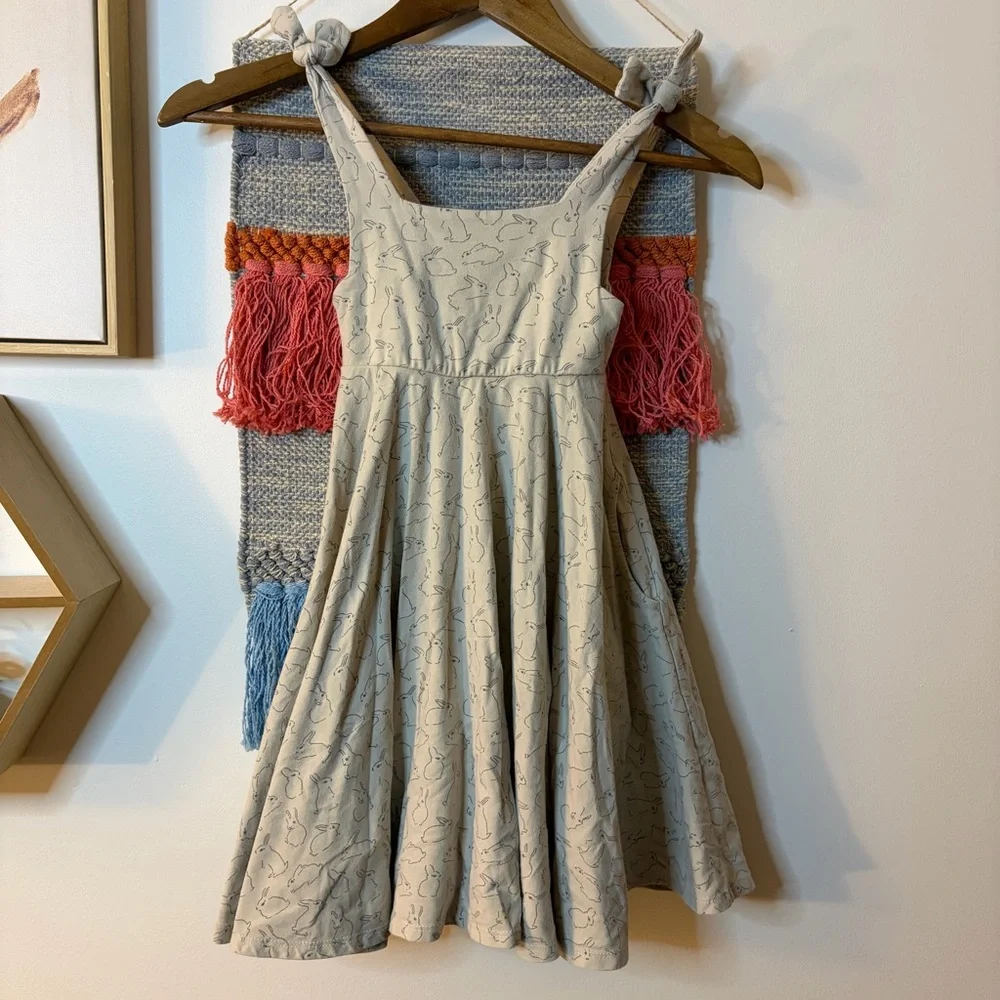 Remie Girl Bunny Dress size 5 - Picture 1 of 6